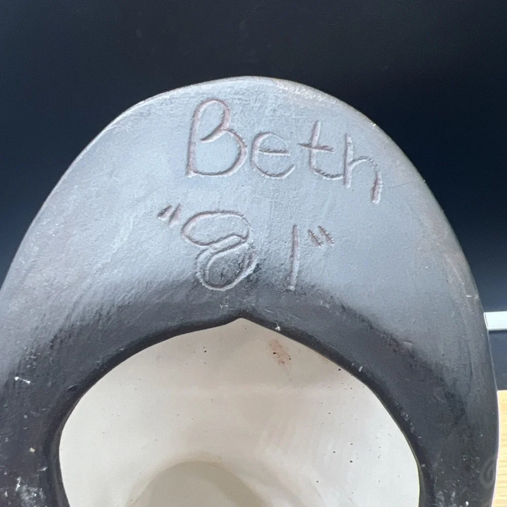 1977 Vintage Albertas Molds Ceramic White Cat in a Shoe in Chalk Ware Signed - Picture 10 of 11